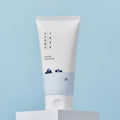 Round Lab Dokdo Cleanser 240ml – pastrues fytyre i freskët dhe hidratues nga Bassko.