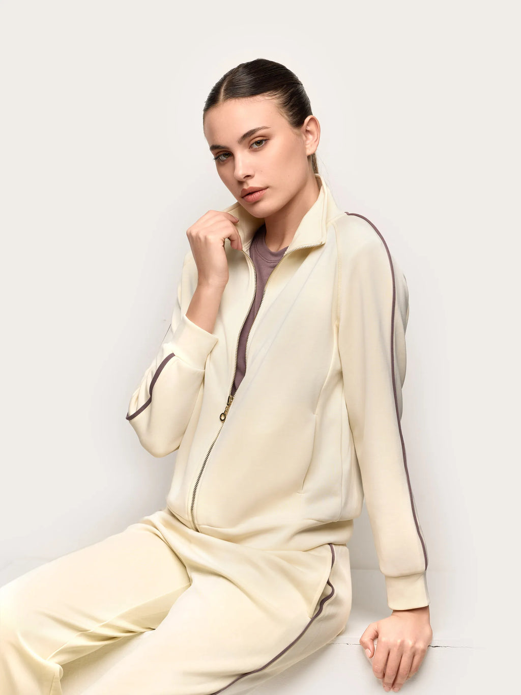 Yamamay Albania Sweatshirt | AMAD191004_244_01.jpg