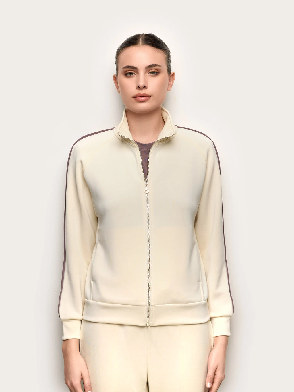 Yamamay Albania Sweatshirt | AMAD191004_244_02.jpg