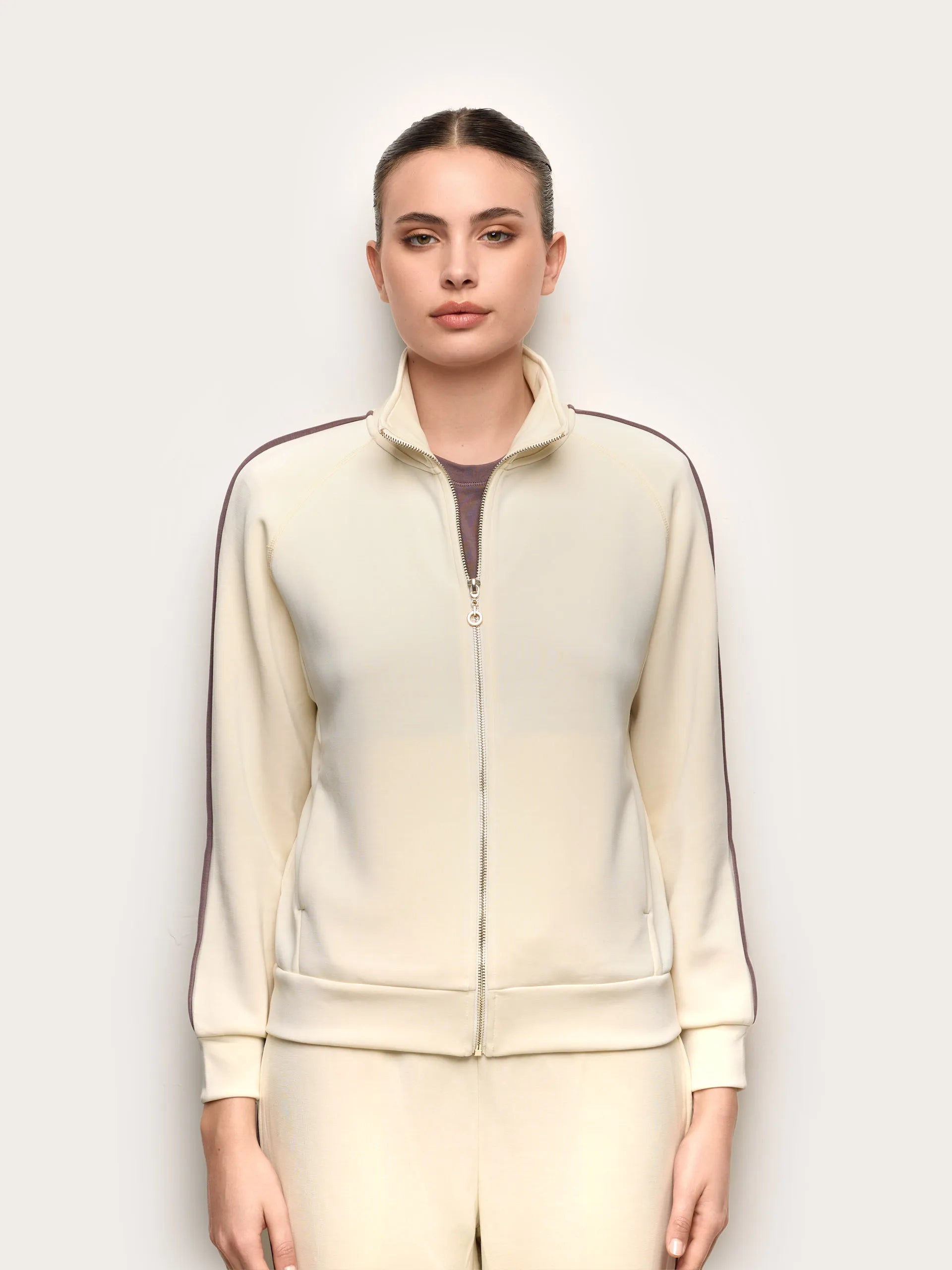 Yamamay Albania Sweatshirt | AMAD191004_244_02.jpg
