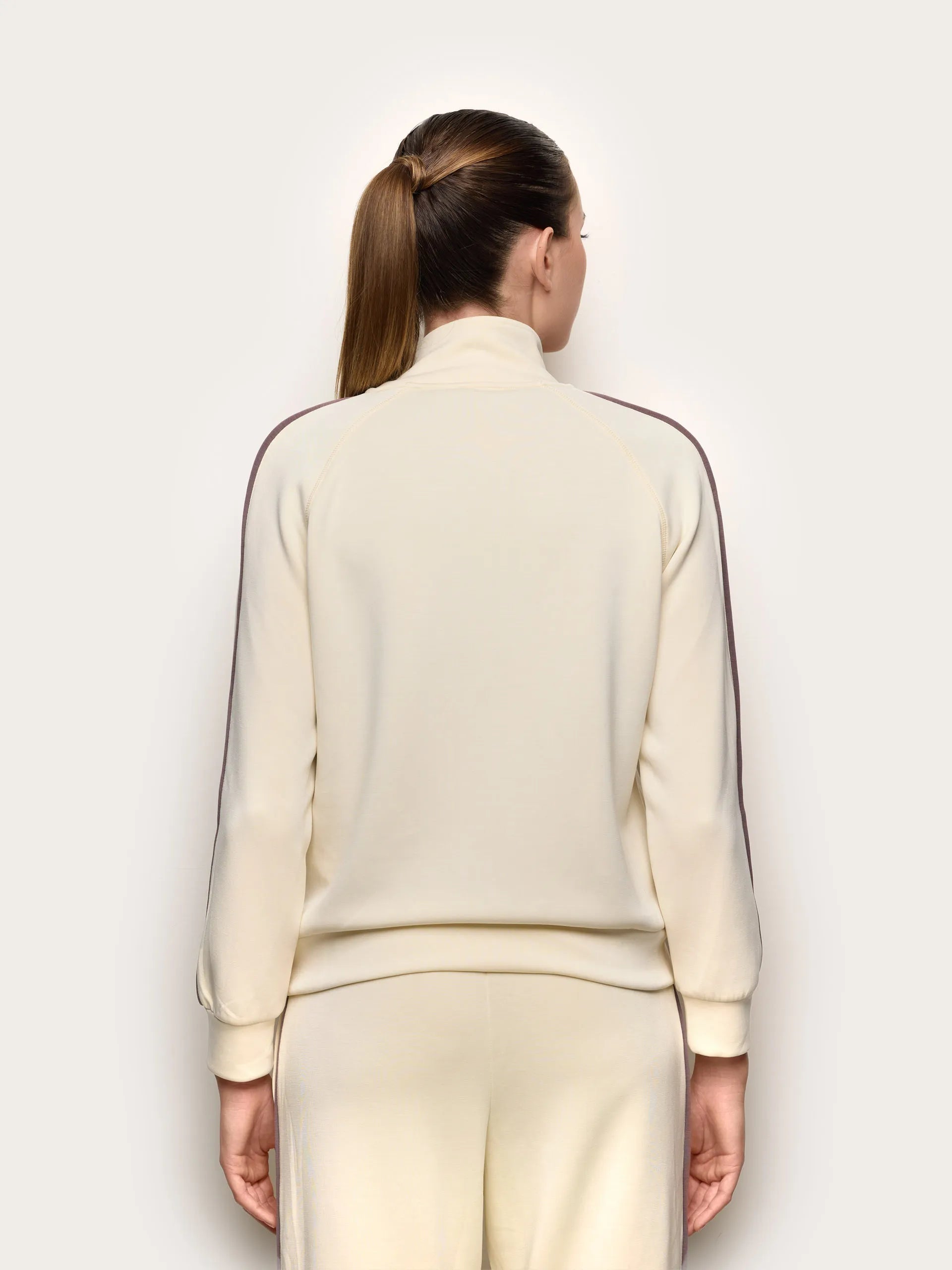 Yamamay Albania Sweatshirt | AMAD191004_244_04.jpg