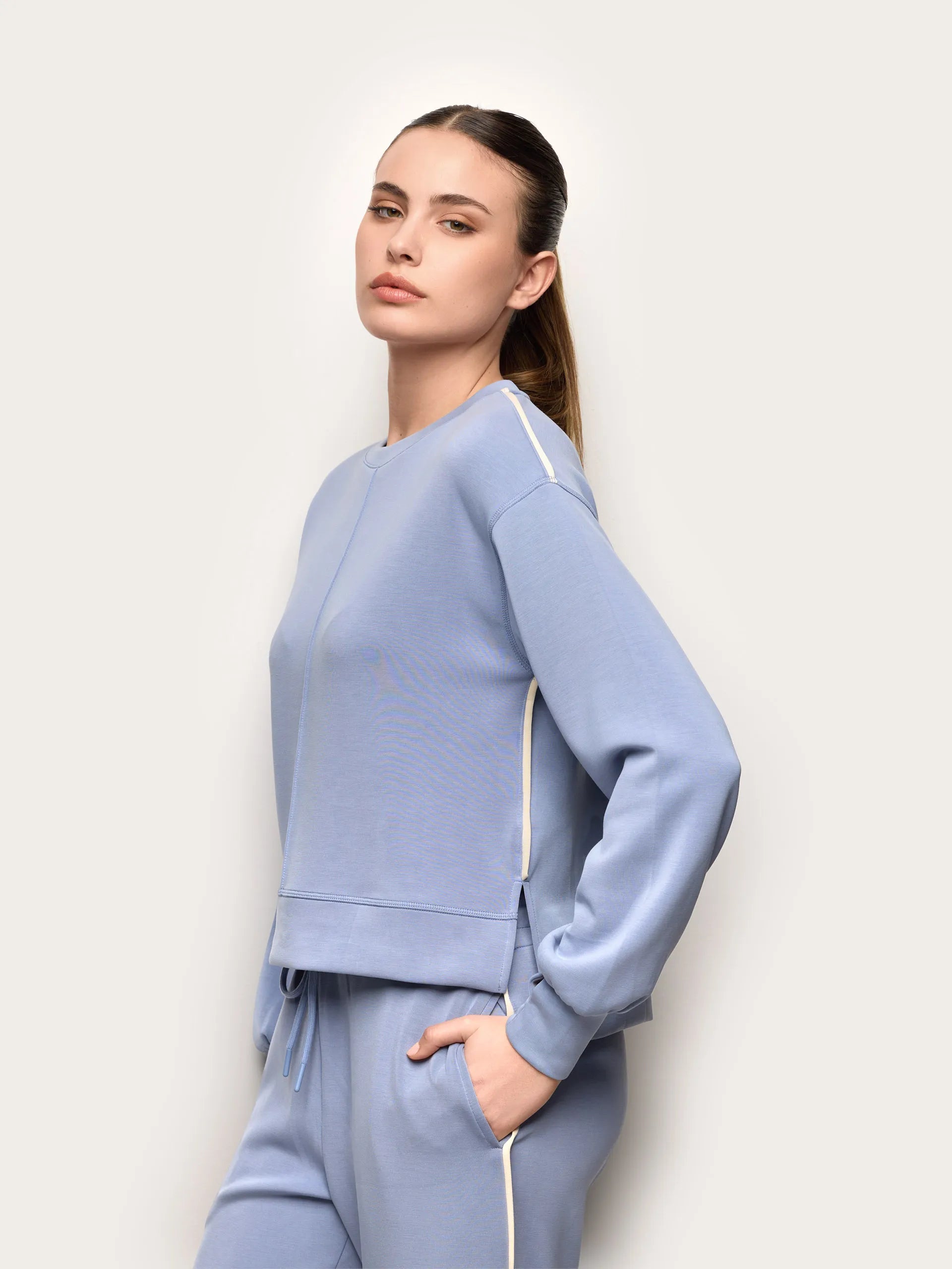Yamamay Albania Sweatshirt | AMAD191005_019_01.jpg
