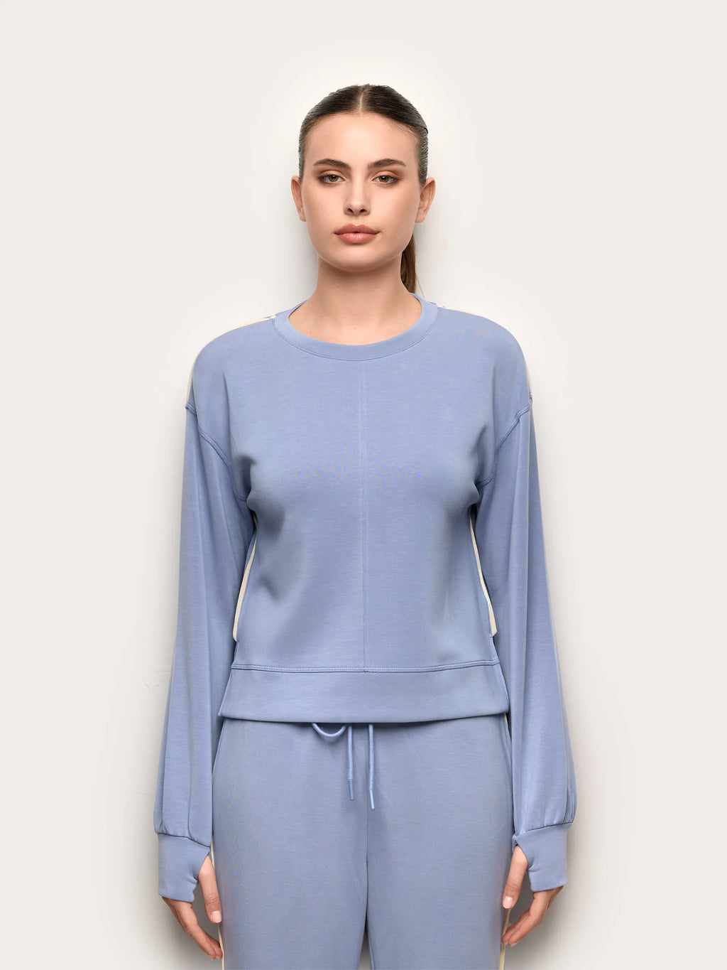 Yamamay Albania Sweatshirt | AMAD191005_019_02.jpg