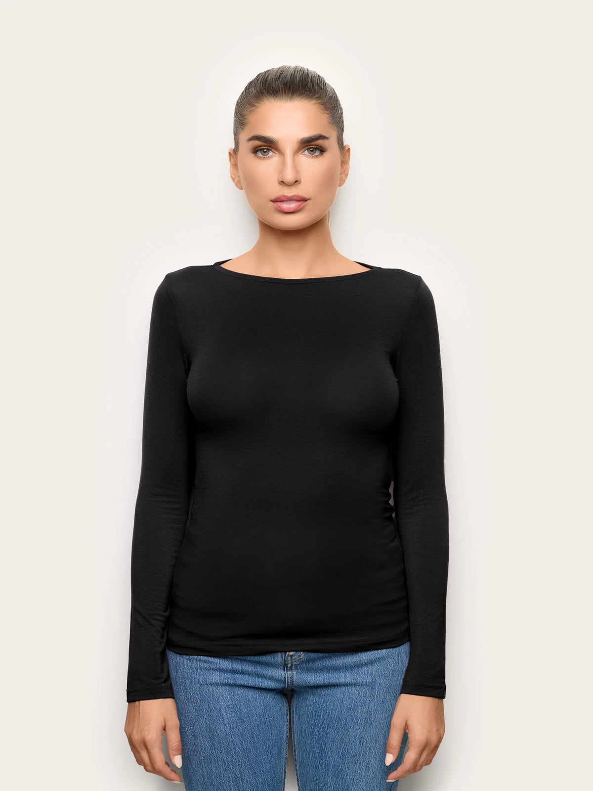 Yamamay Albania Long-sleeve boat neck T-shirt | AMAD193002072_02_a3326ced-9f8a-43c9-8394-4198a5e32f59.jpg