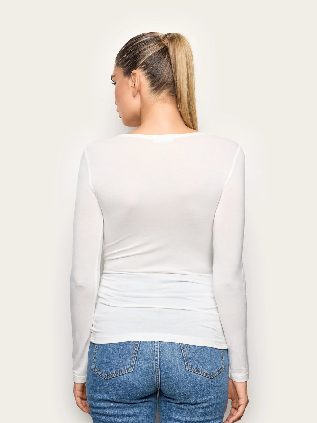 Yamamay Albania Long-sleeve boat neck T-shirt | AMAD193002096_05_ccf176f8-8ea9-482d-bfe8-25be25661bcd.jpg