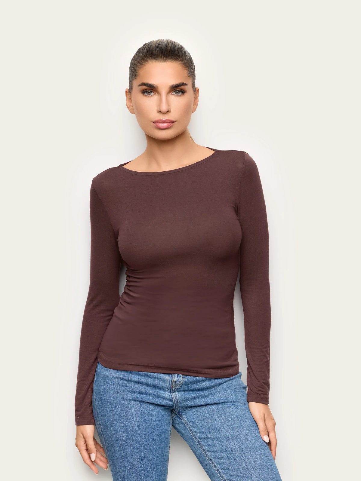 Yamamay Albania Long-sleeve boat neck T-shirt | AMAD193002770_01_978e609a-a7b0-4a0e-8a56-e6c8fa6ad86e.jpg