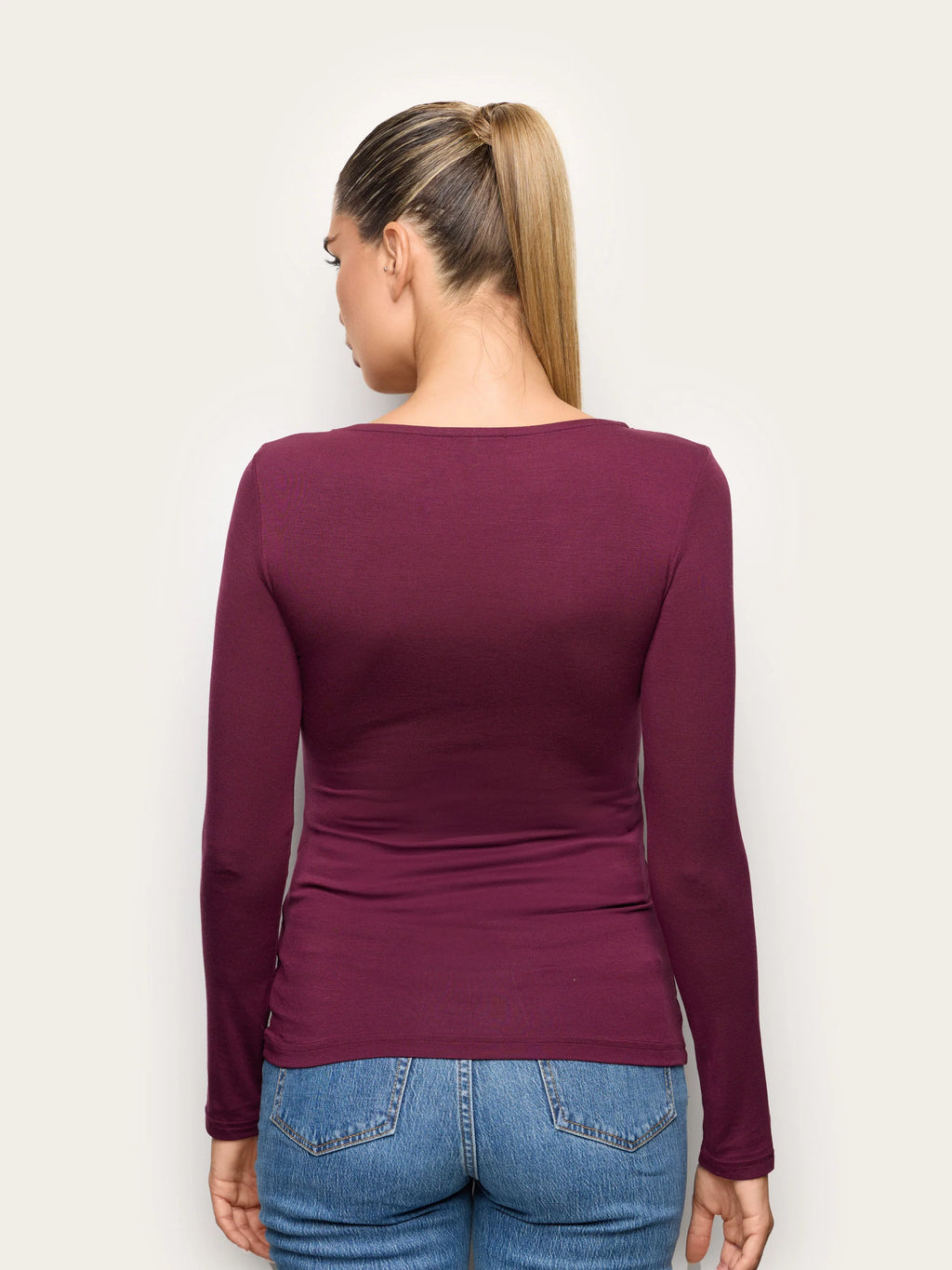 Yamamay Albania Long-sleeve boat neck T-shirt | AMAD193002837_05_f1596543-bdd3-4d3c-a4af-307b9b75fcac.jpg