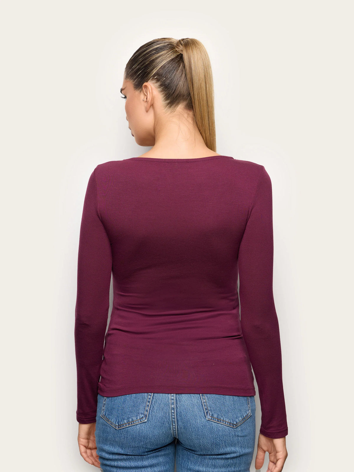 Yamamay Albania Long-sleeve boat neck T-shirt | AMAD193002837_05_f1596543-bdd3-4d3c-a4af-307b9b75fcac.jpg