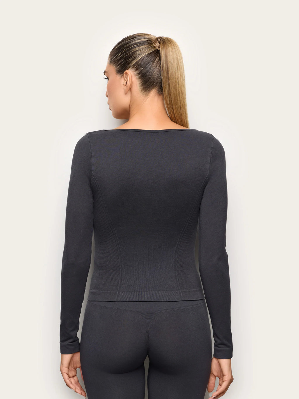 Yamamay Albania Long-sleeve T-shirt | AMAD193025136_05_24945197-66fd-4579-86b6-dcd89627323c.jpg