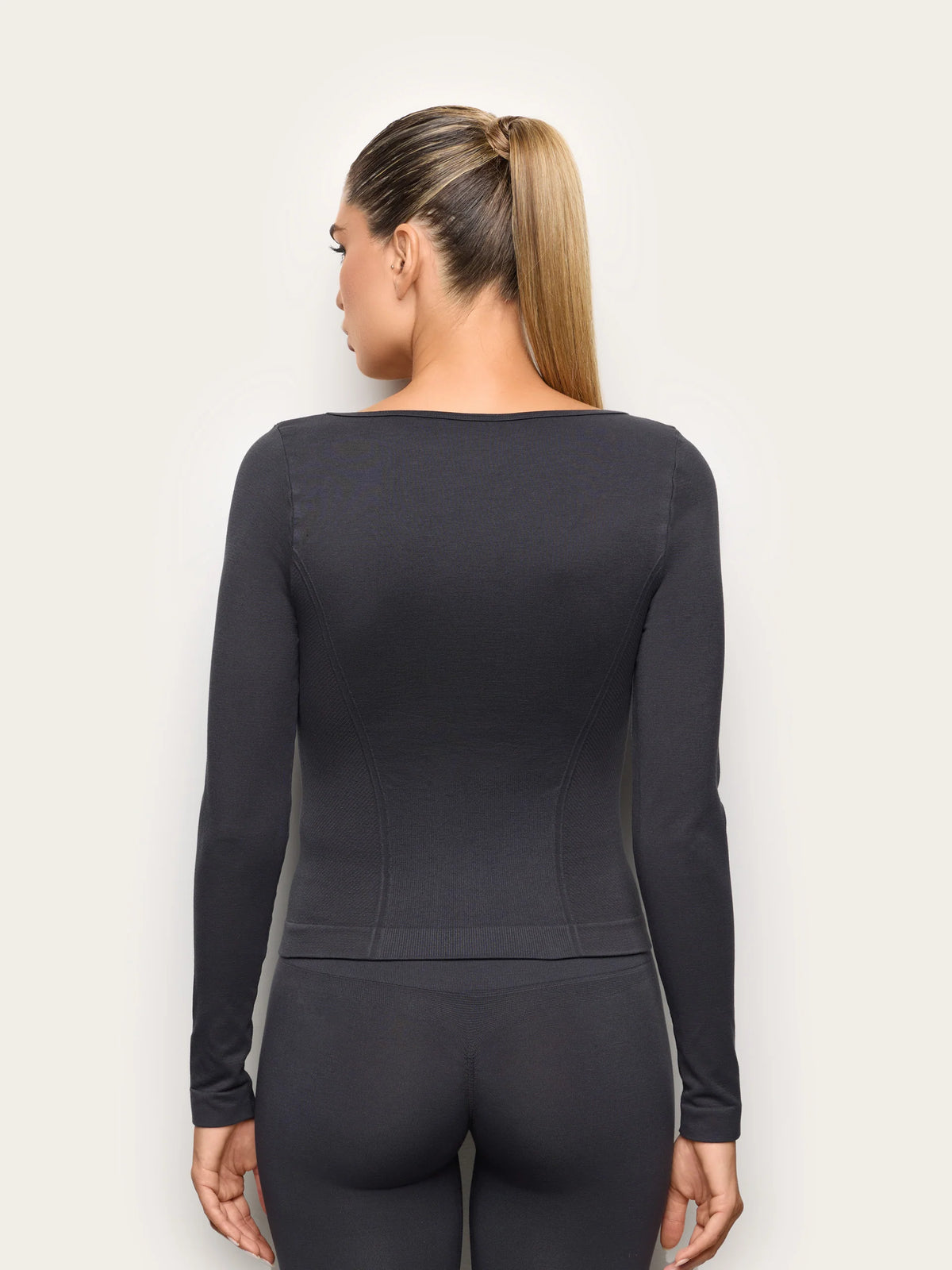 Yamamay Albania Long-sleeve T-shirt | AMAD193025136_05_24945197-66fd-4579-86b6-dcd89627323c.jpg