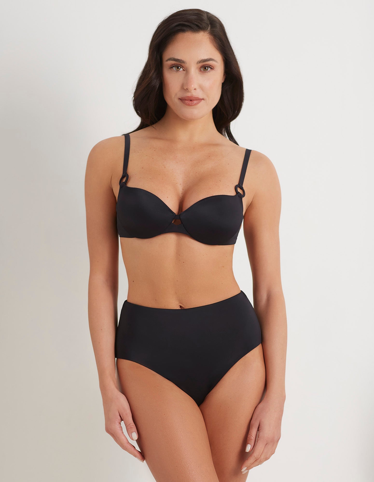 Padded balcony bk bra in different cup s - Essentials