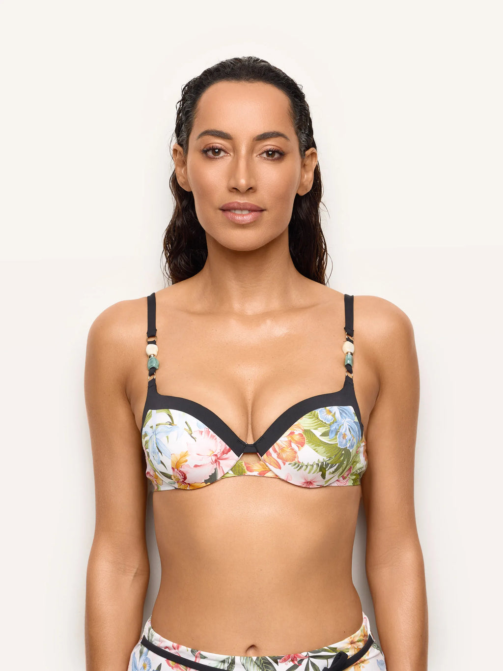 Yamamay Albania Padded balcony bk bra in dif | CBAD192006_128_02.jpg