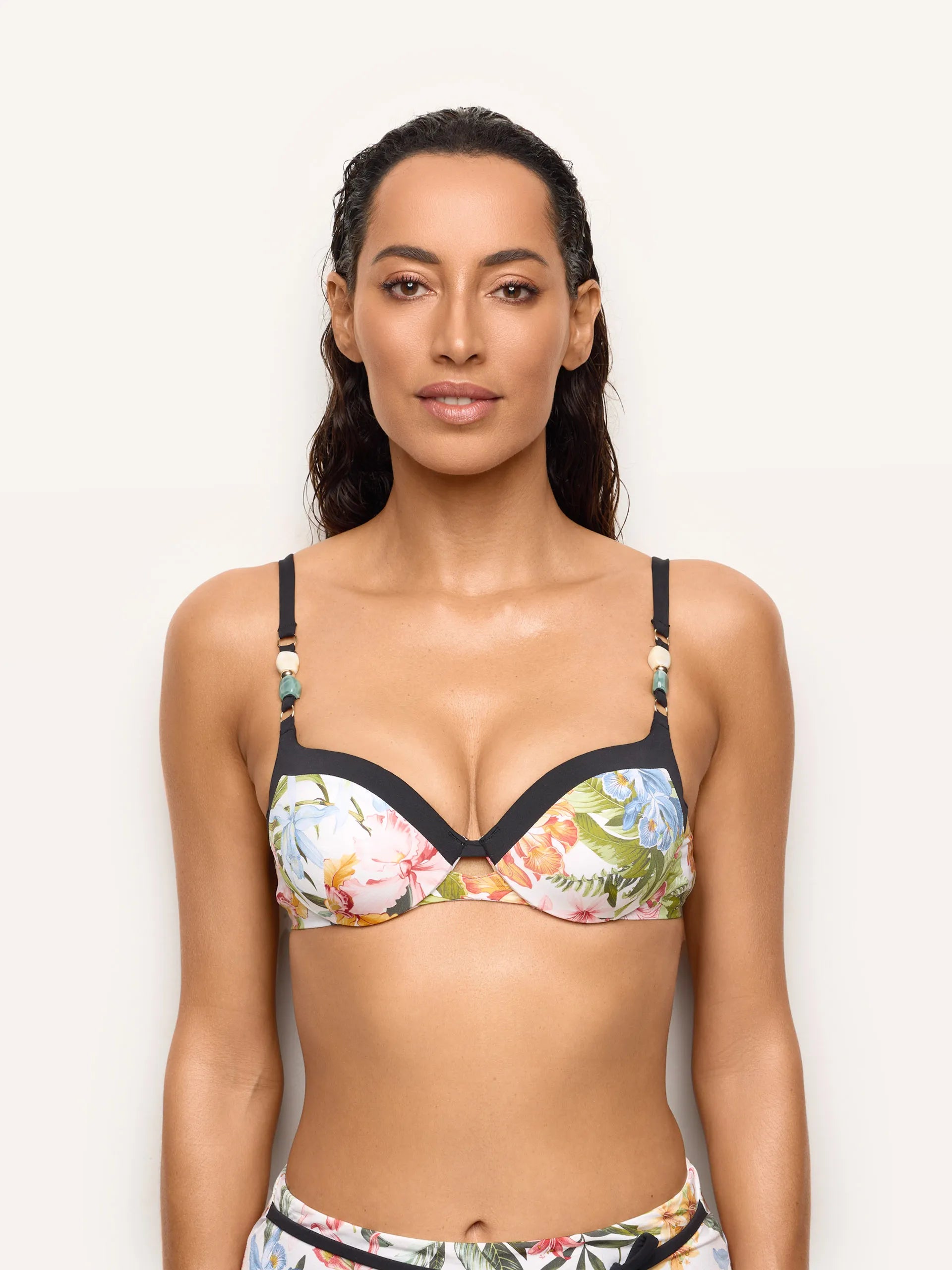 Yamamay Albania Padded balcony bk bra in dif | CBAD192006_128_02.jpg