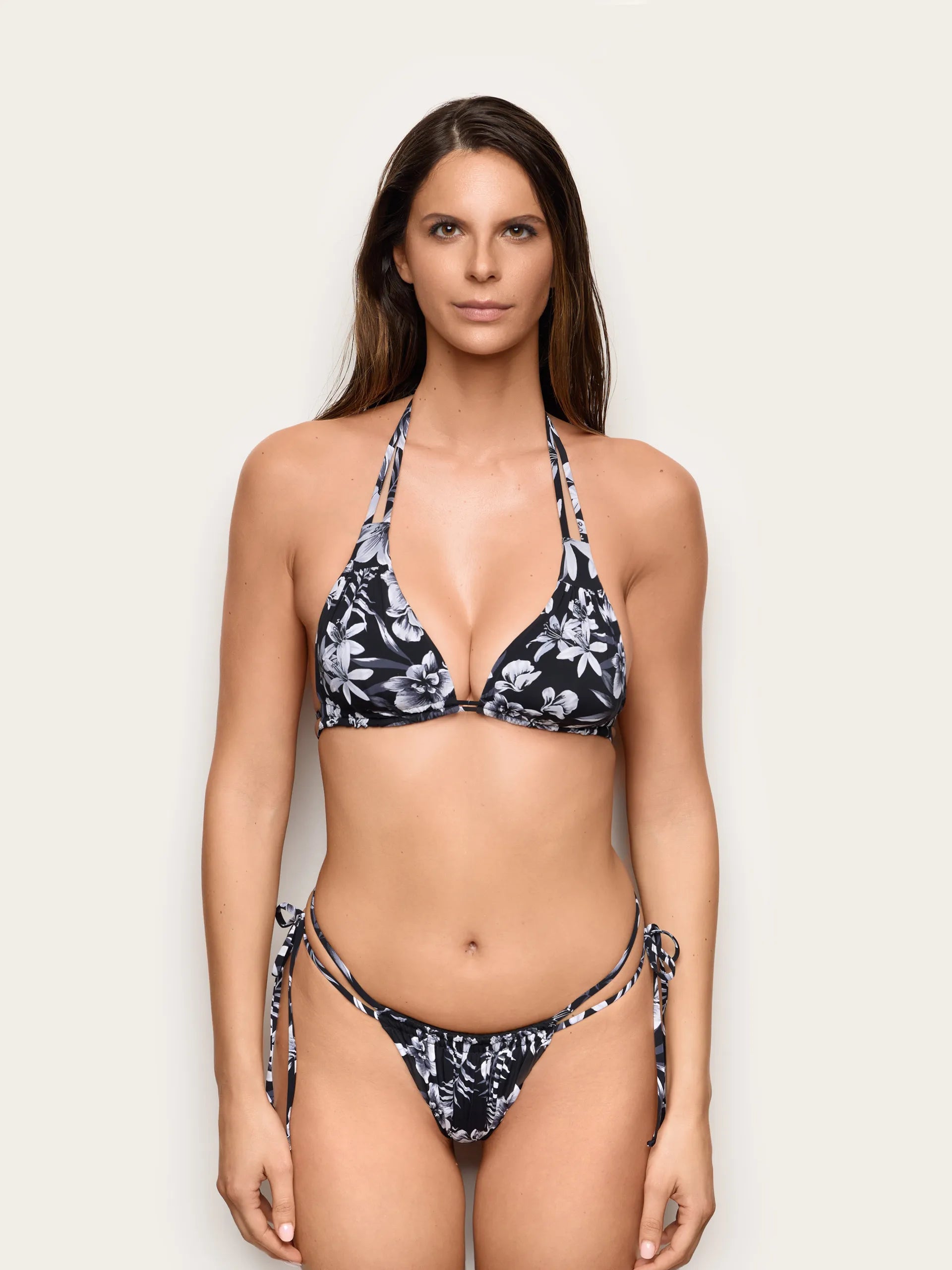 Yamamay Albania Brazilian bottom with string | CBND192004_128_02.jpg