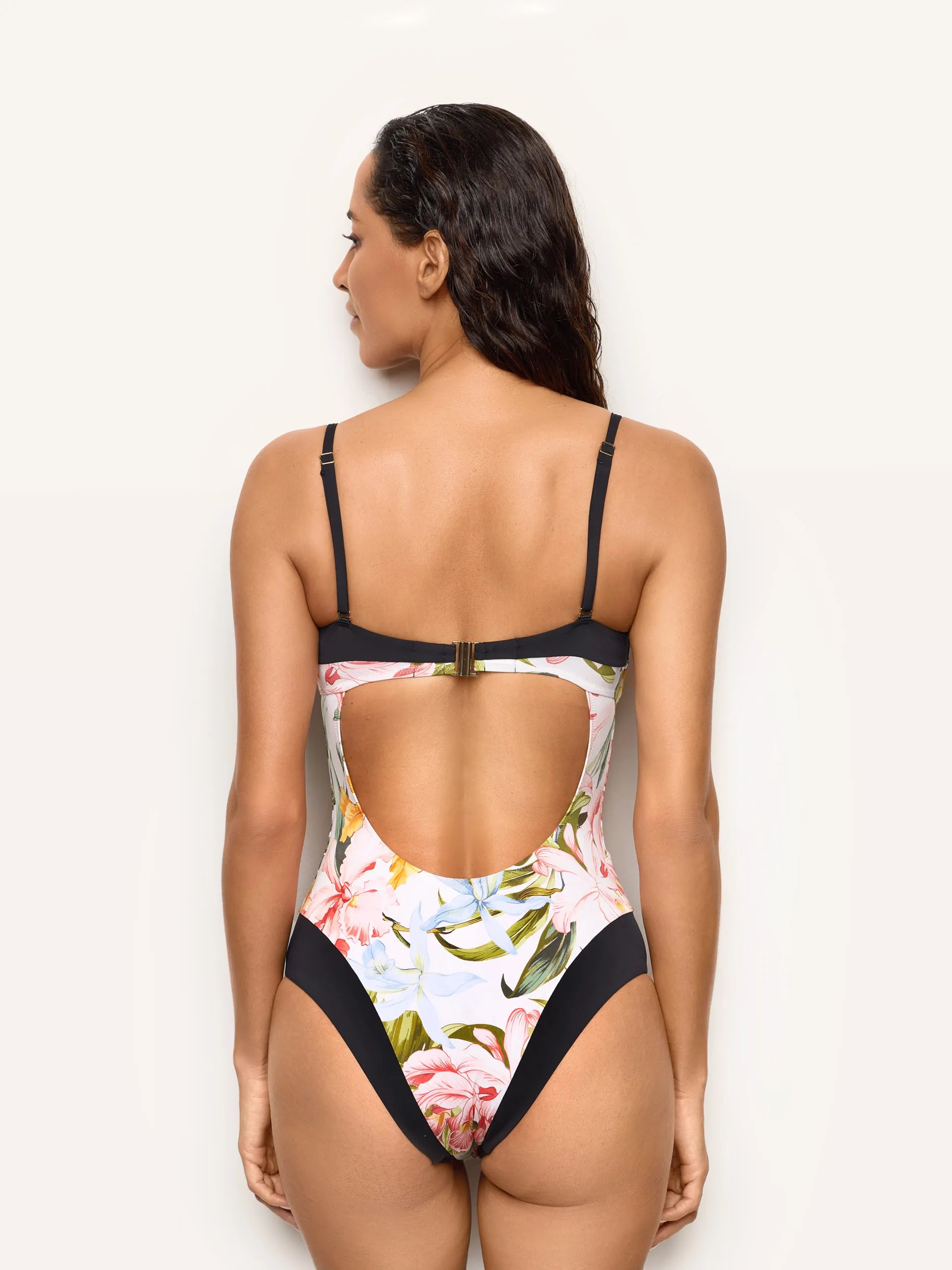Yamamay Albania Padded one-piece swimsuit | CCID192010_128_04.jpg
