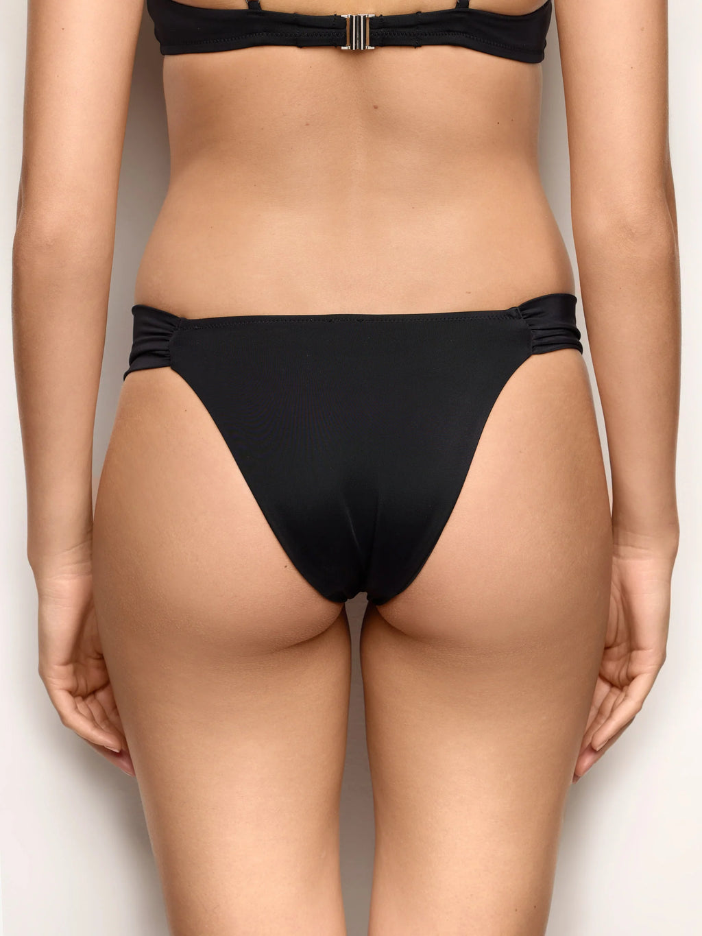 Yamamay Albania Fashion bottom | CSLD192002072_05_56ecf777-bdfc-44b6-90d5-1fe021c4d2e0.jpg