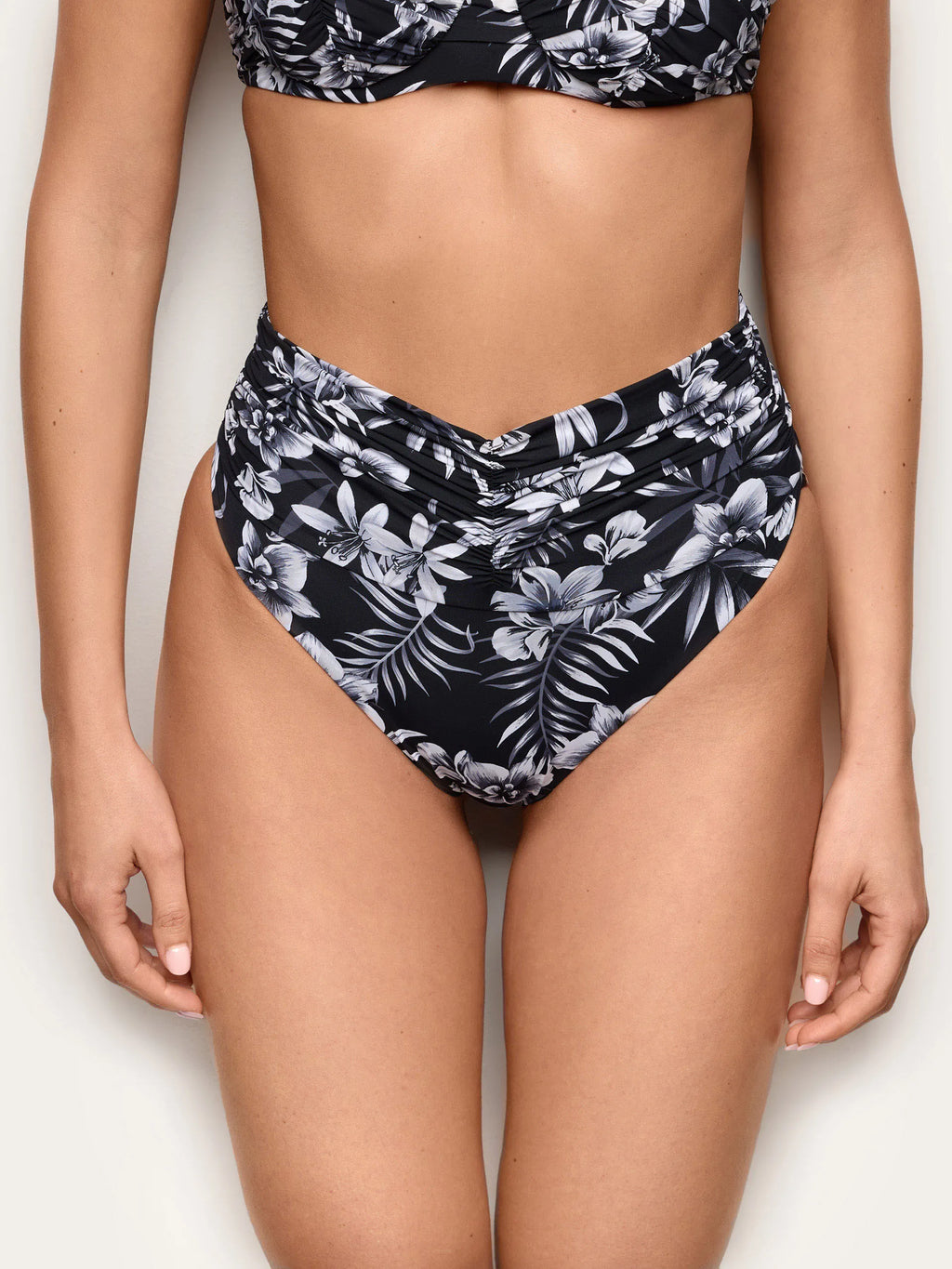 Yamamay Albania High-side bottom | CSLD192014_128_03.jpg