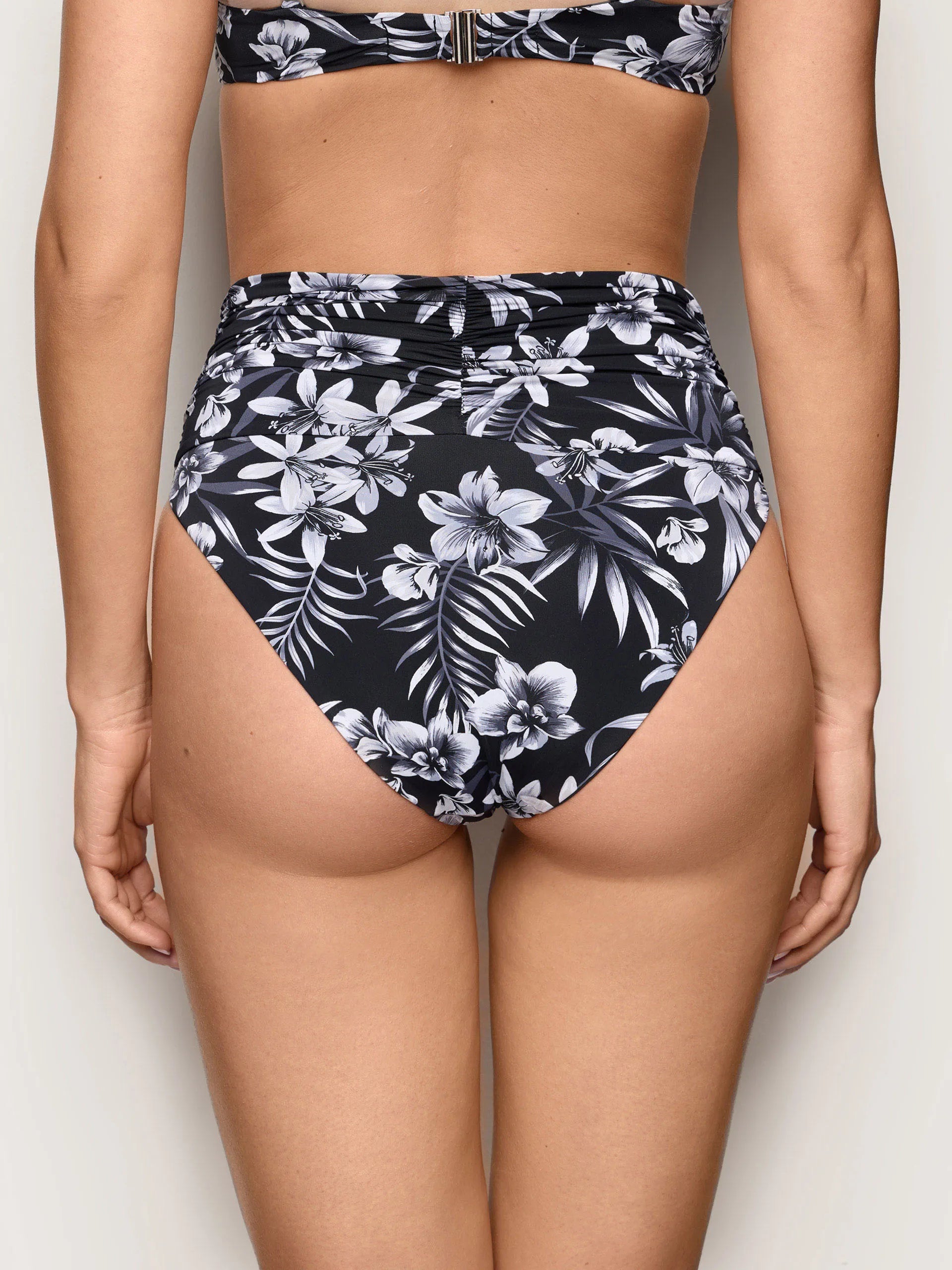 Yamamay Albania High-side bottom | CSLD192014_128_05.jpg