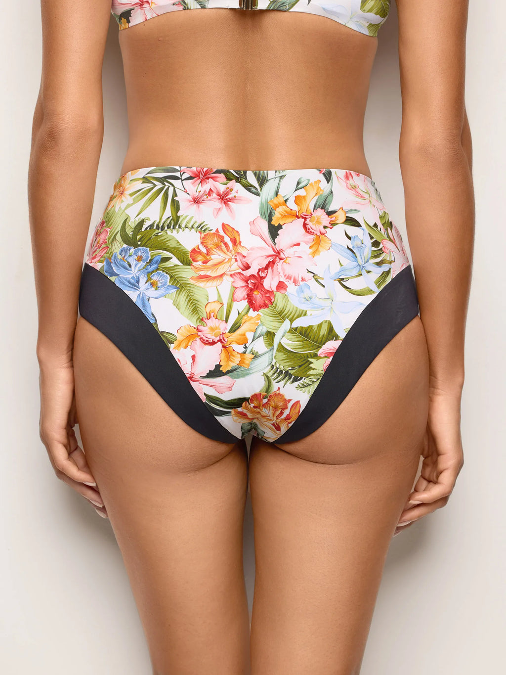 Yamamay Albania High-side bottom | CSLD192020_128_05.jpg