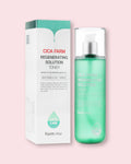 Toner Farmstay Cica Farm Regenerating Solution nga BASSKO – pastron butësisht, qetëson dhe përgatit lëkurën për kujdesin e mëtejshëm.