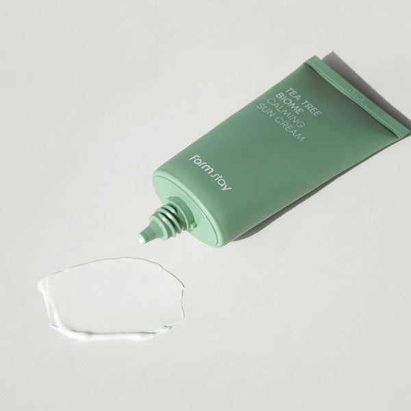 Farmstay Tea Tree Biome Calming Sun Cream – krem dielli qetësues me tea tree për mbrojtje dhe balancim të lëkurës nga Bassko.