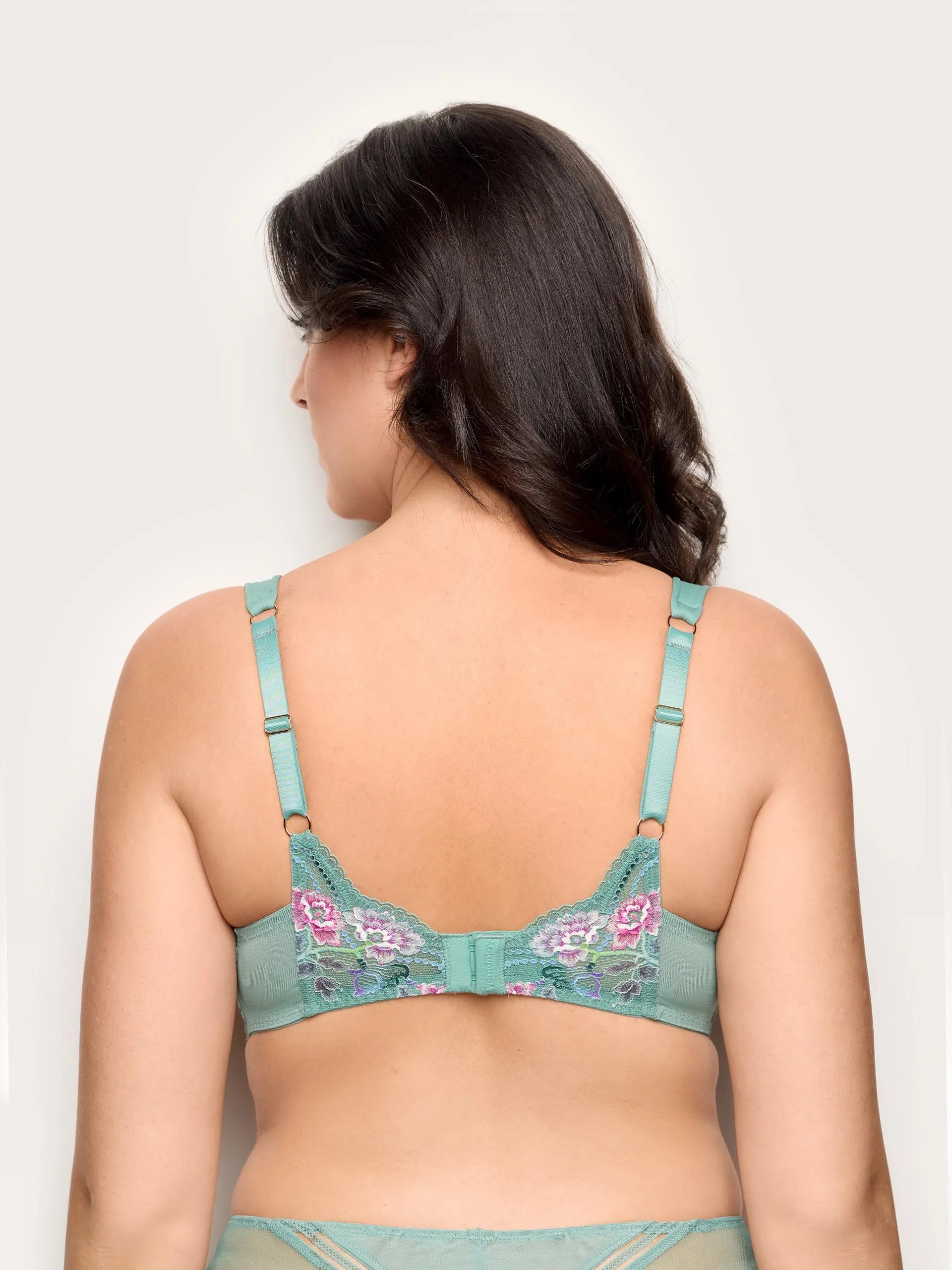 Yamamay Albania Balcony bra in different | IBAD191011_120_04.jpg