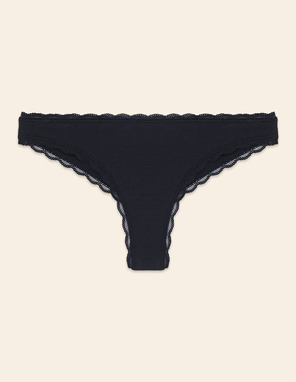 Brazilian briefs_Vicky _Yamamay Albania