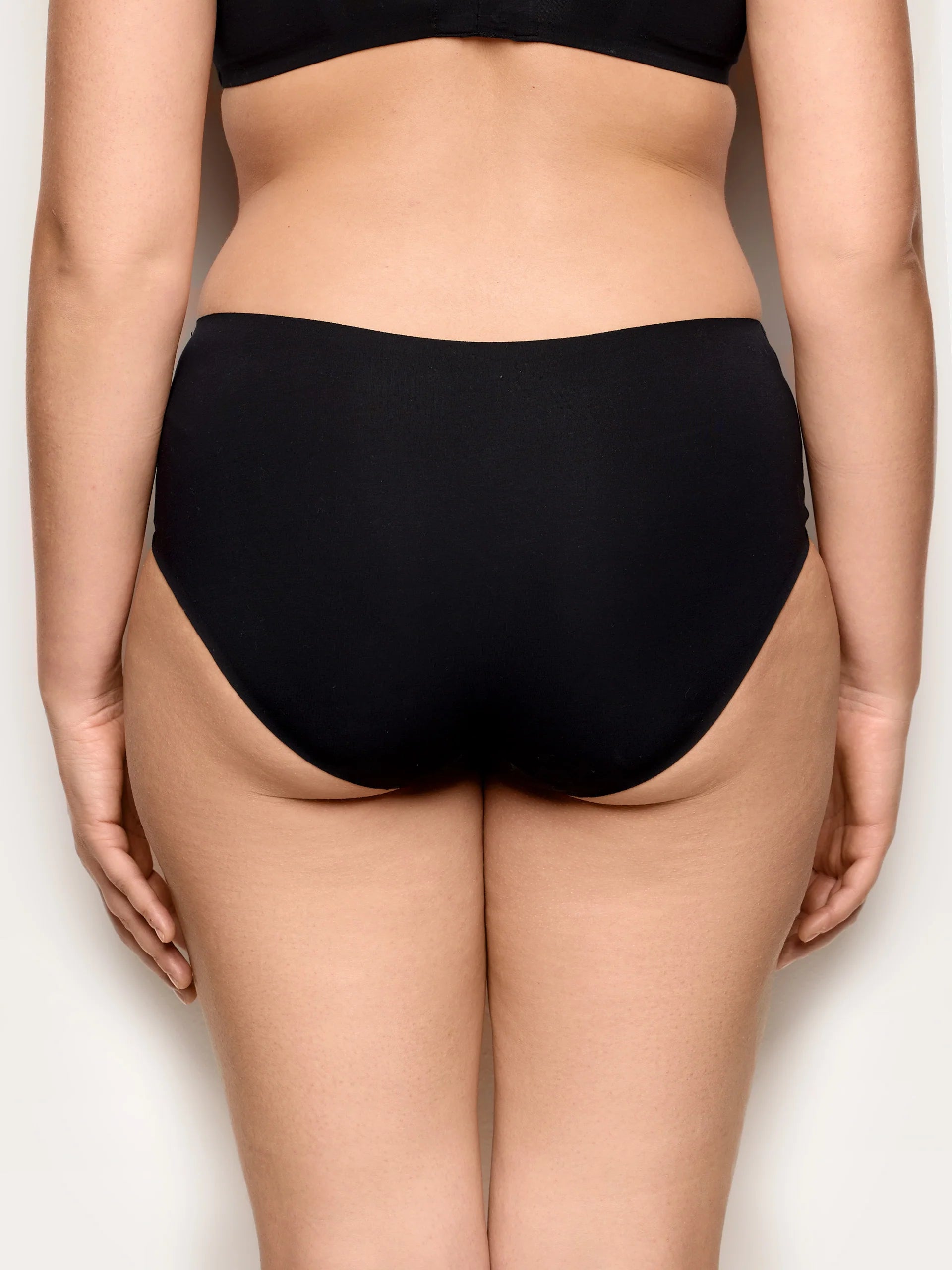 Yamamay Albania French knickers | ICUD99X025072_05_6610d168-cea5-439a-8fbd-c4bb835ff393.jpg