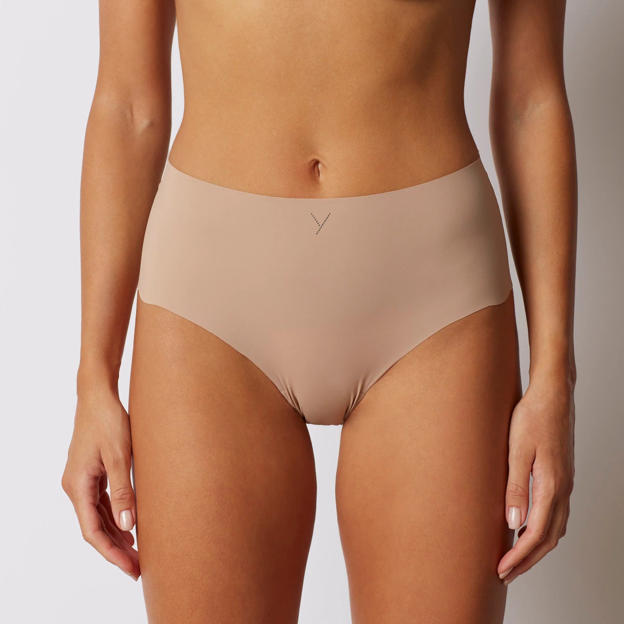 Yamamay Albania High-waist briefs | ISLD99X061216_03_4064ca55-417a-4dd4-b0ad-5c958b29e671.jpg