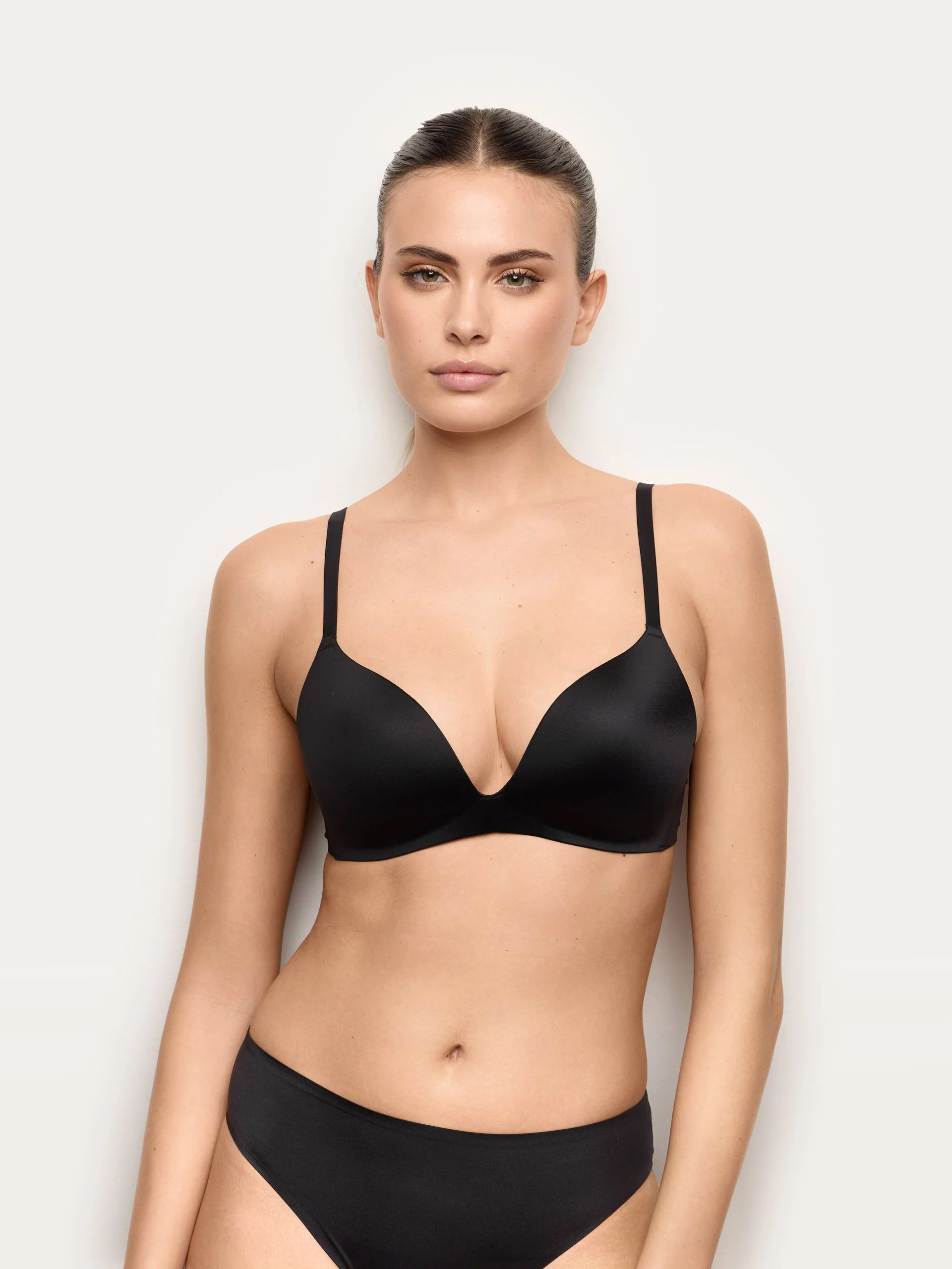 Yamamay Albania Padded triangle push up bra | ITRD99X022072_01_124c466c-cc94-4dde-8393-db83babd430d.jpg