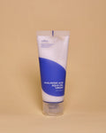 Isntree Hyaluronic Acid Aqua Gel Cream nga BASSKO për hidratim të lehtë dhe freskim të lëkurës