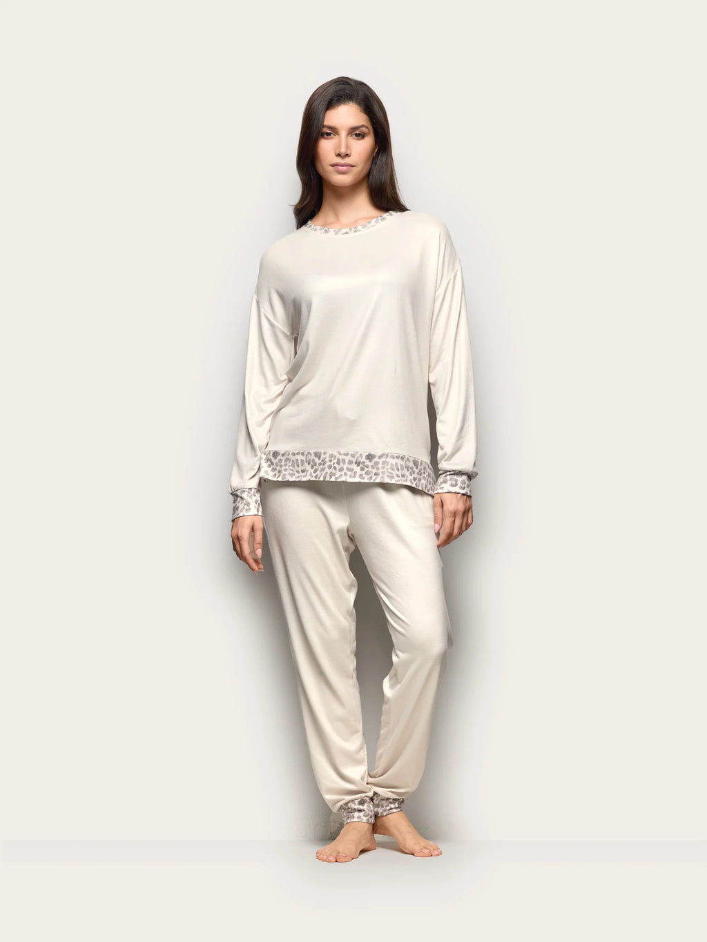 Yamamay Albania Pyjamas | PPLD193003088_02_02f1ade4-c51c-4a62-820b-d9ab6e212f50.jpg