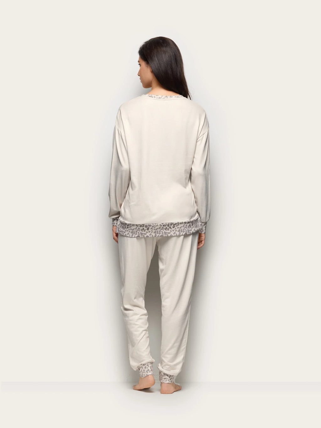 Yamamay Albania Pyjamas | PPLD193003088_05_7883e99d-c6cb-46e6-86ab-df215f49d998.jpg