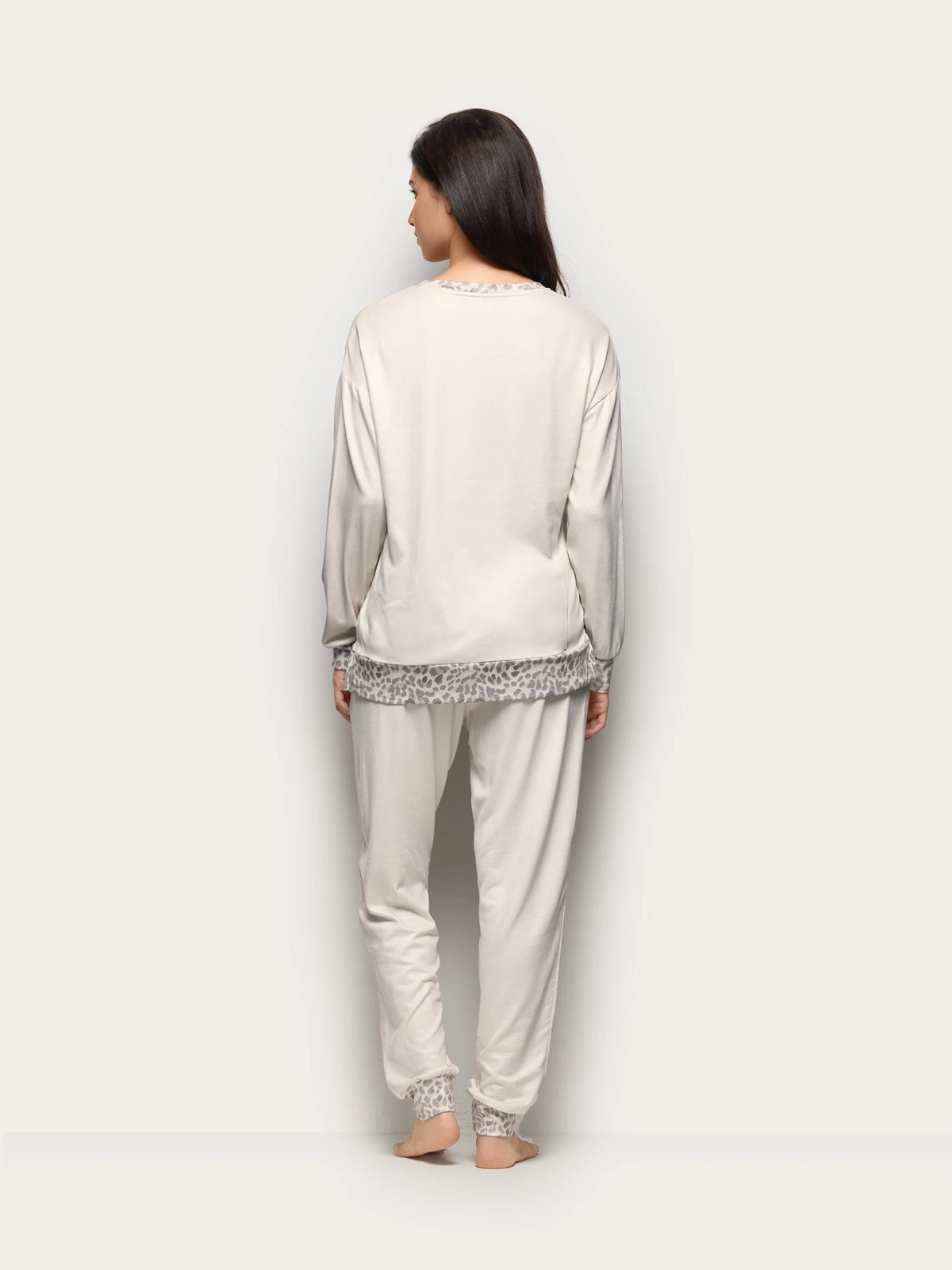 Yamamay Albania Pyjamas | PPLD193003088_05_7883e99d-c6cb-46e6-86ab-df215f49d998.jpg