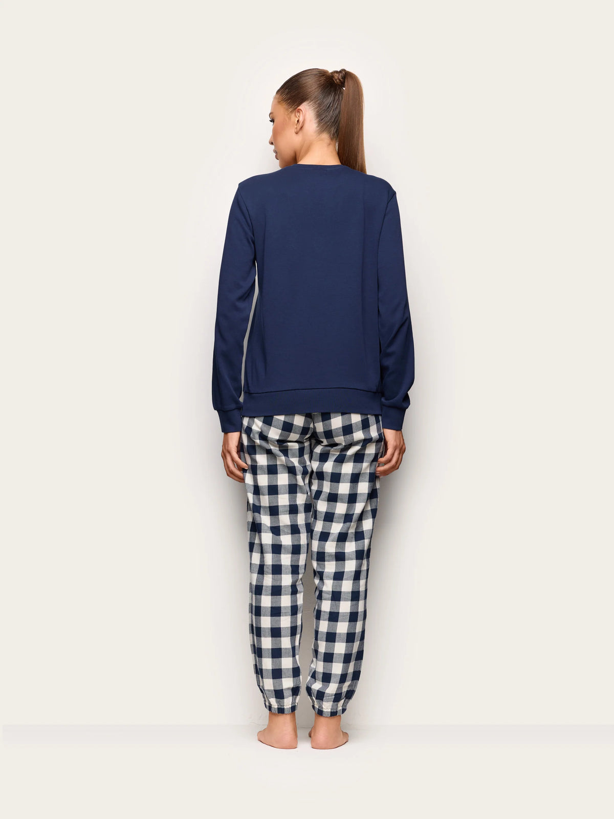 Yamamay Albania Pyjamas | PPLD193010024_05_5d6f96a0-c9bf-4607-bdf4-d327d4c4b2b9.jpg