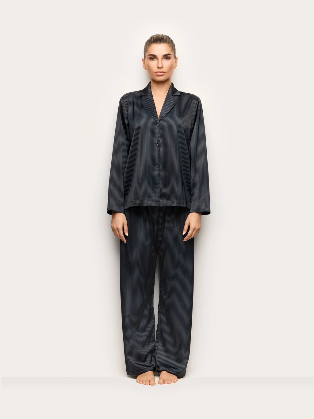 Yamamay Albania Long-Pyjamas with front open | PPRD193003128_02.jpg