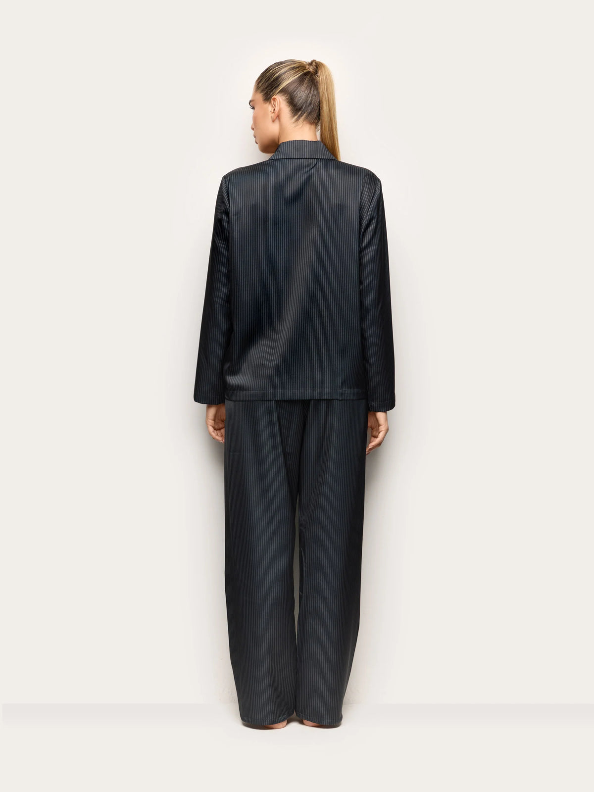 Yamamay Albania Long-Pyjamas with front open | PPRD193003128_05.jpg