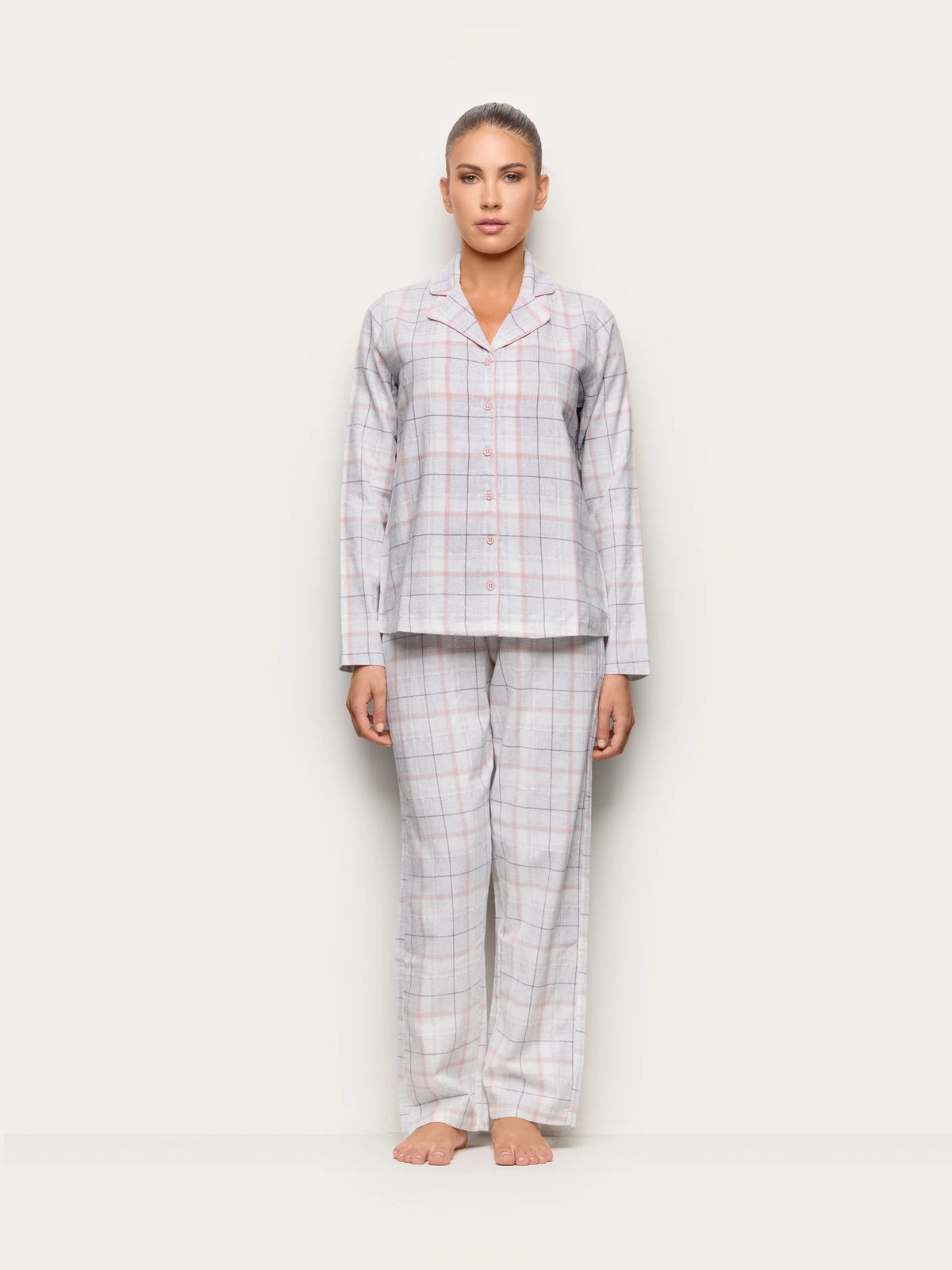 Yamamay Albania Long-Pyjamas with front ope | PPRD193004128_02_dc87c628-5922-41d0-b971-883c8cc9513f.jpg