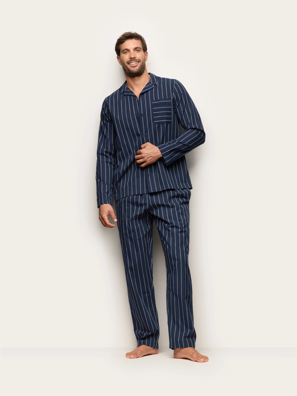 Yamamay Albania Long-Pyjamas with front ope | PPRU193001128_01_07b5aac6-2366-4524-b10f-ffea6b3f47d0.jpg