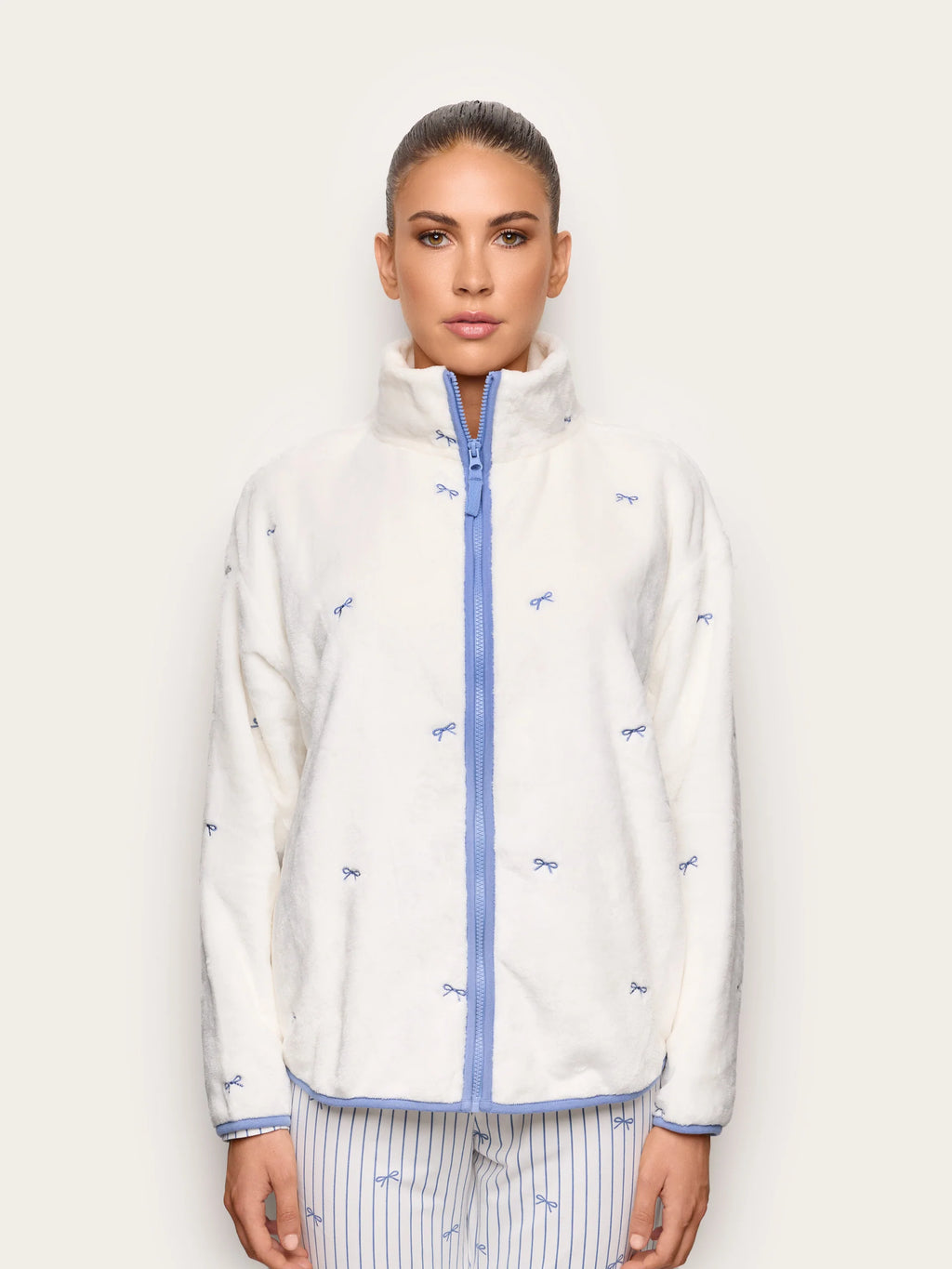 Yamamay Albania Bed jacket | PVED193002244_02_22b71420-27dc-4571-8840-50de76aa4ae0.jpg