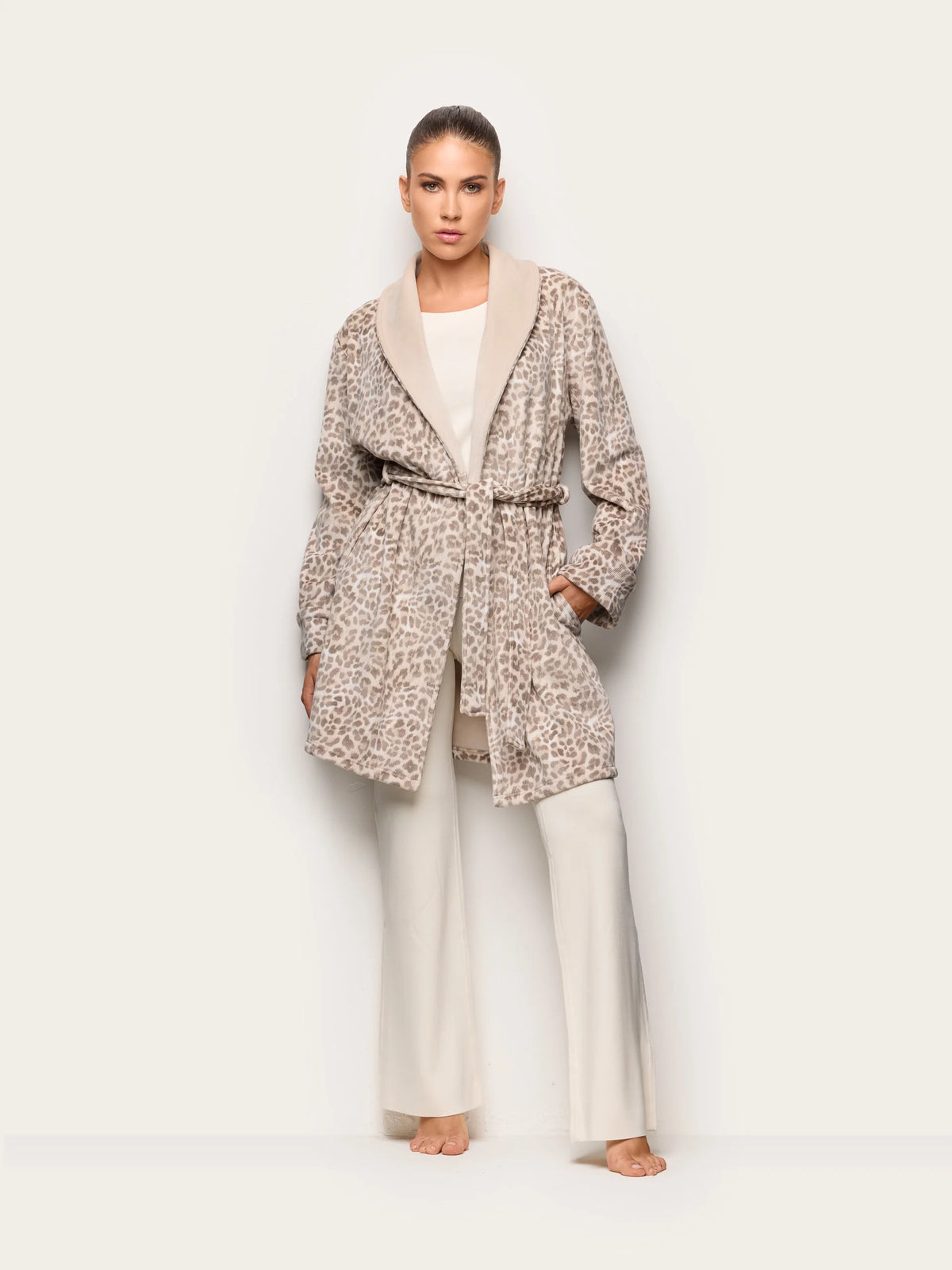 Yamamay Albania Nightgown | PVED193003128_02_1ccd7f92-9123-4f26-8e22-f55c459c08ee.jpg