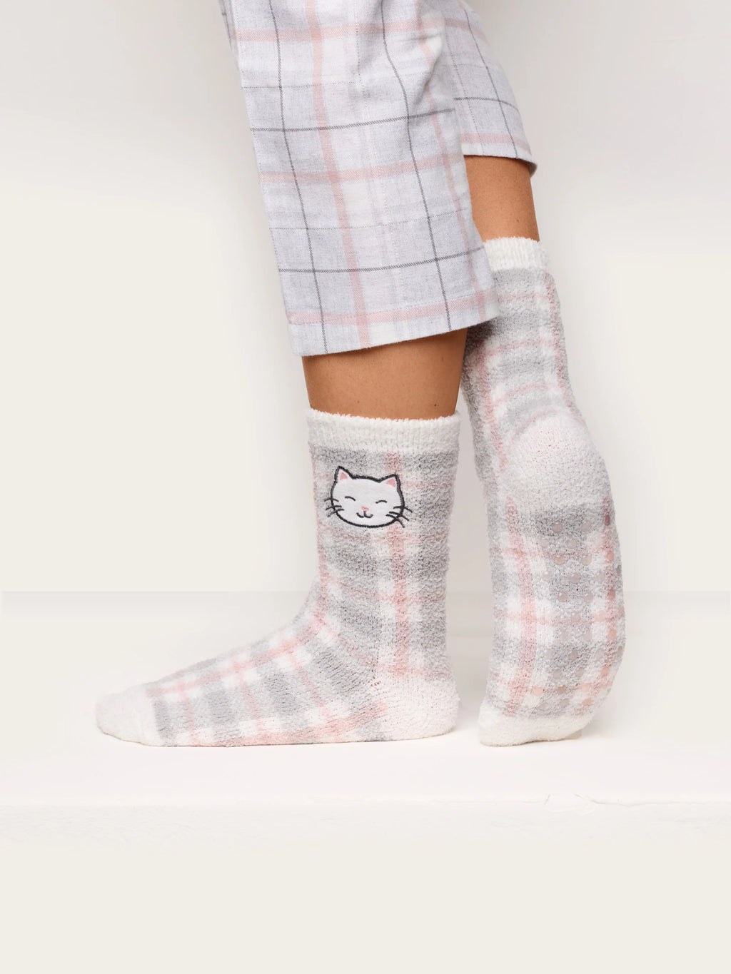 Yamamay Albania Anti skid socks | SPFD193004128_01_dab747dd-a3b7-49ae-a65d-e6b3dc15b980.jpg