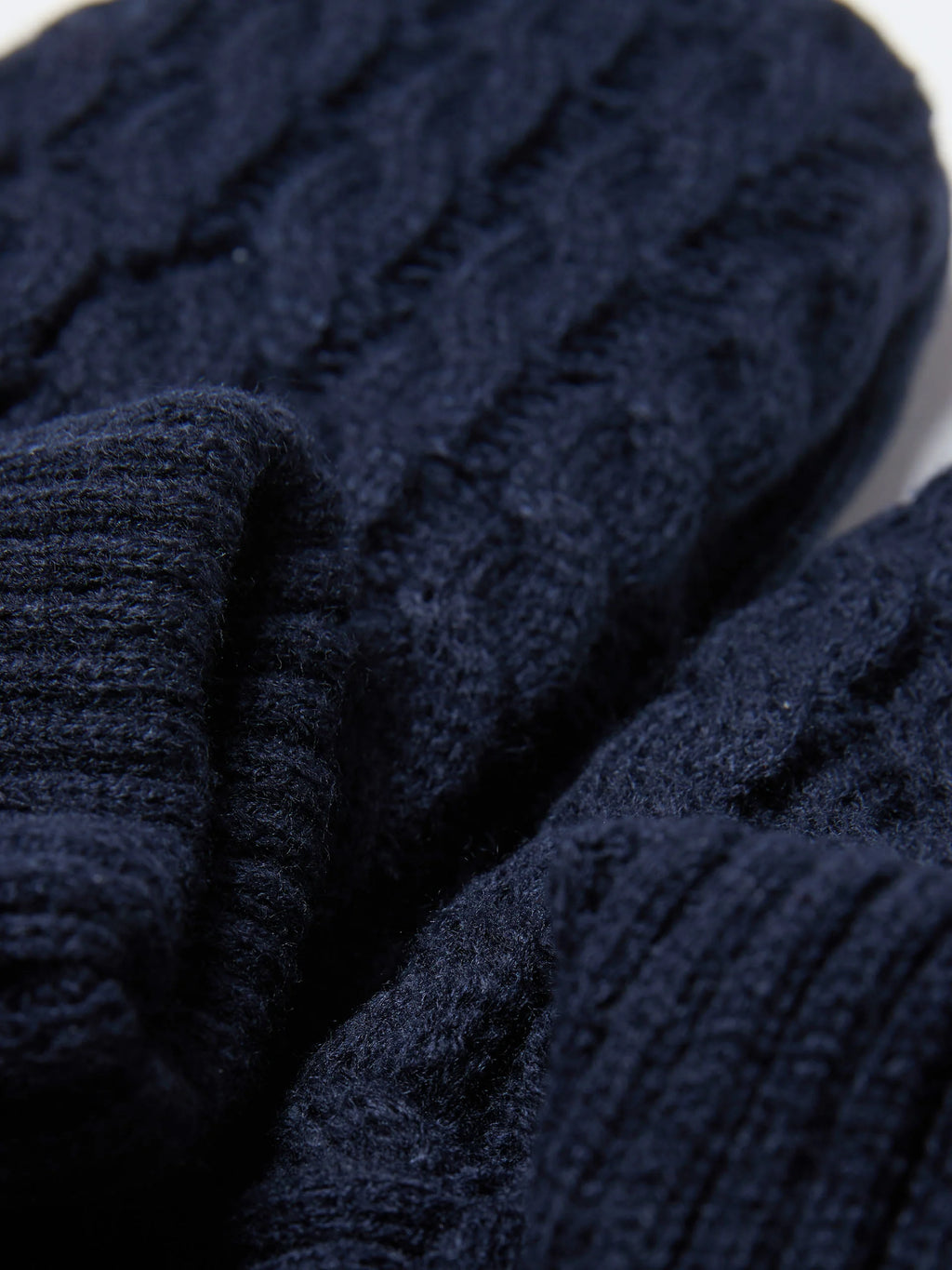 Yamamay Albania Anti skid socks | SPFU193003024_03_072a3090-930d-435f-aa9e-71330829022b.jpg