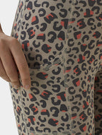 Elettra Lamborghini - Pantallona të shkurtra stili Biker