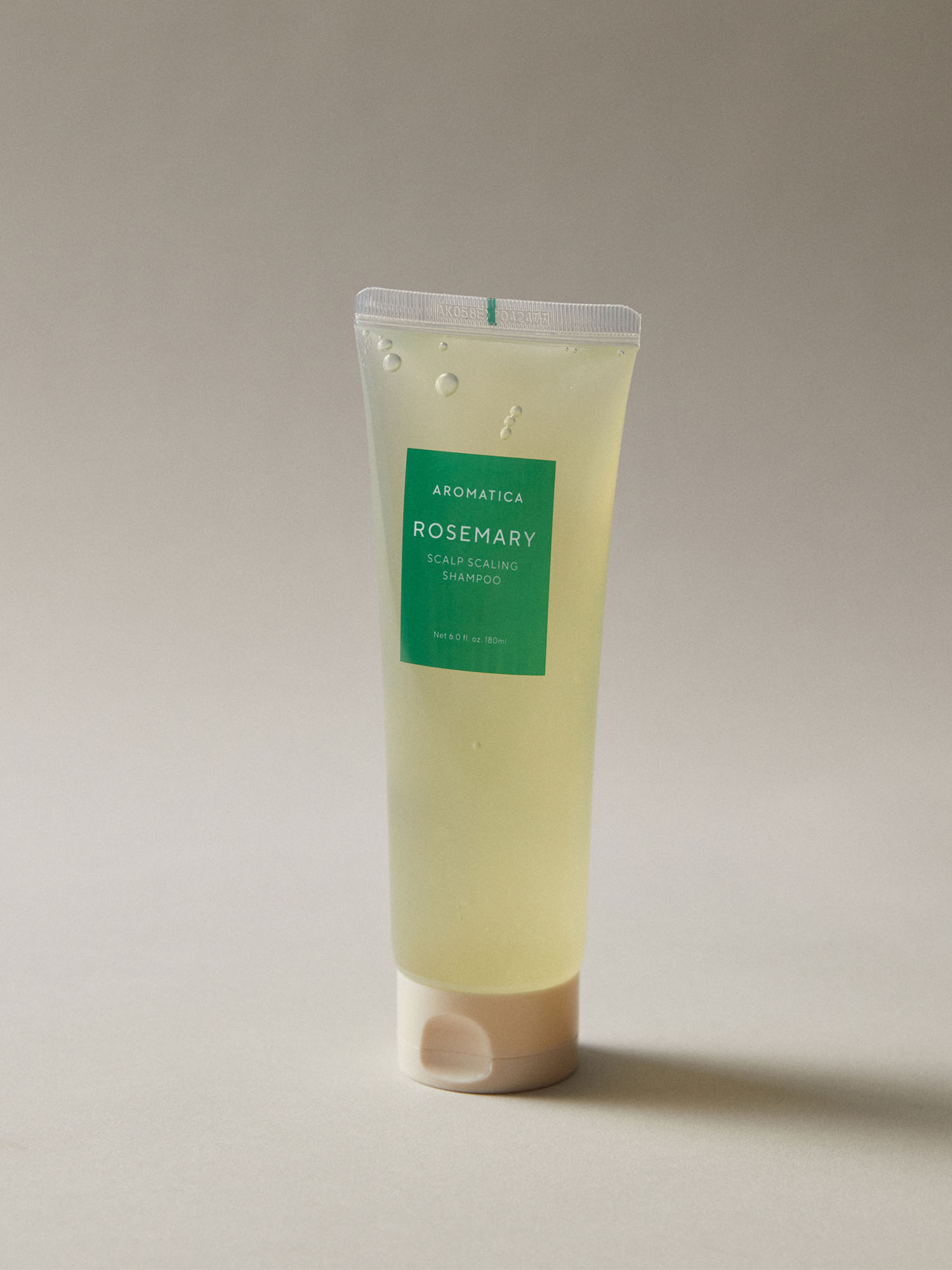 Shampo Aromatica Rosemary Scalp Scaling nga BASSKO – pastron thellë, stimulon skalpin dhe forcon shëndetin e flokëve