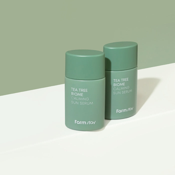 Farmstay Tea Tree Biome Calming Sun Serum – serum dielli i lehtë dhe qetësues me tea tree për mbrojtje dhe freski të lëkurës nga Bassko.