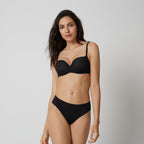 Padded balcony C/Cups differentiates