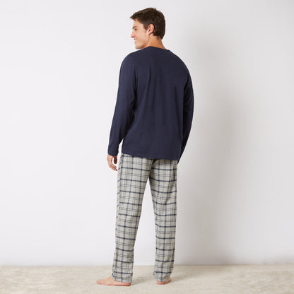 Long sleeved T-shirt